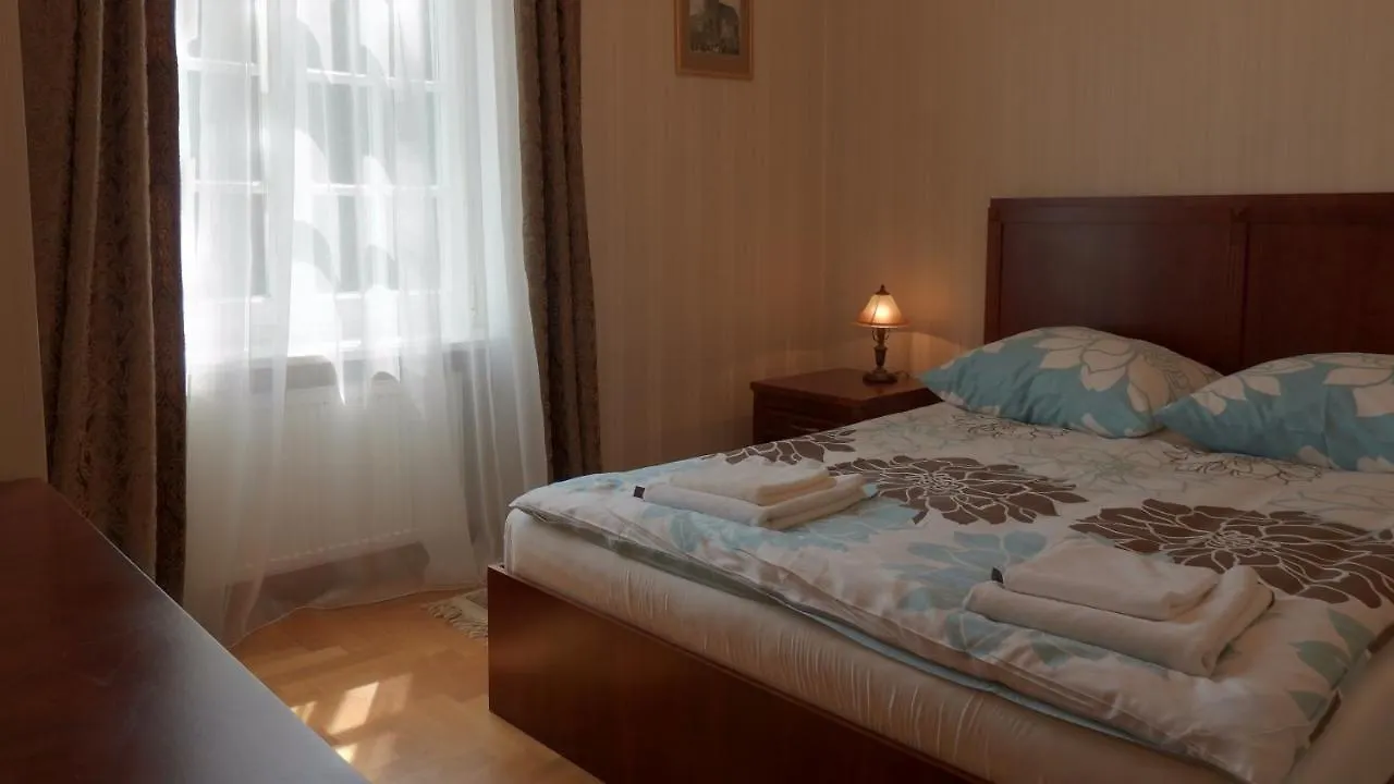 فندق مبيت وإفطار Balice Pokoje Goscinne Palac W Balicach Instytut Zootechniki Pib