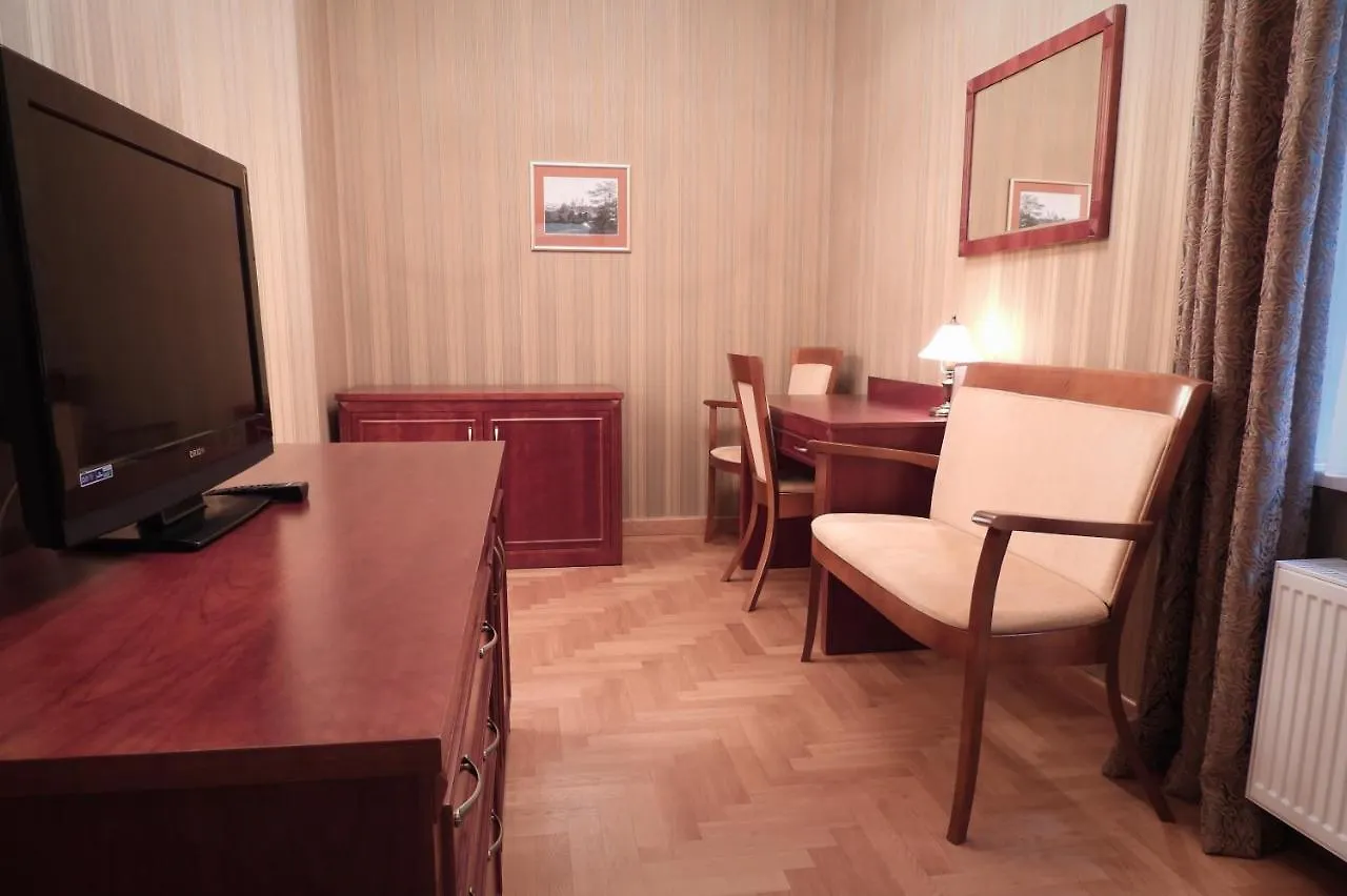 Balice Pokoje Goscinne Palac W Balicach Instytut Zootechniki Pib 0*,  بولندا